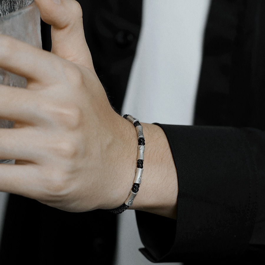 https://fulmo-img-server.com/wriststyle/9bc16854-7263-4026-ab61-719ef722c777.jpg