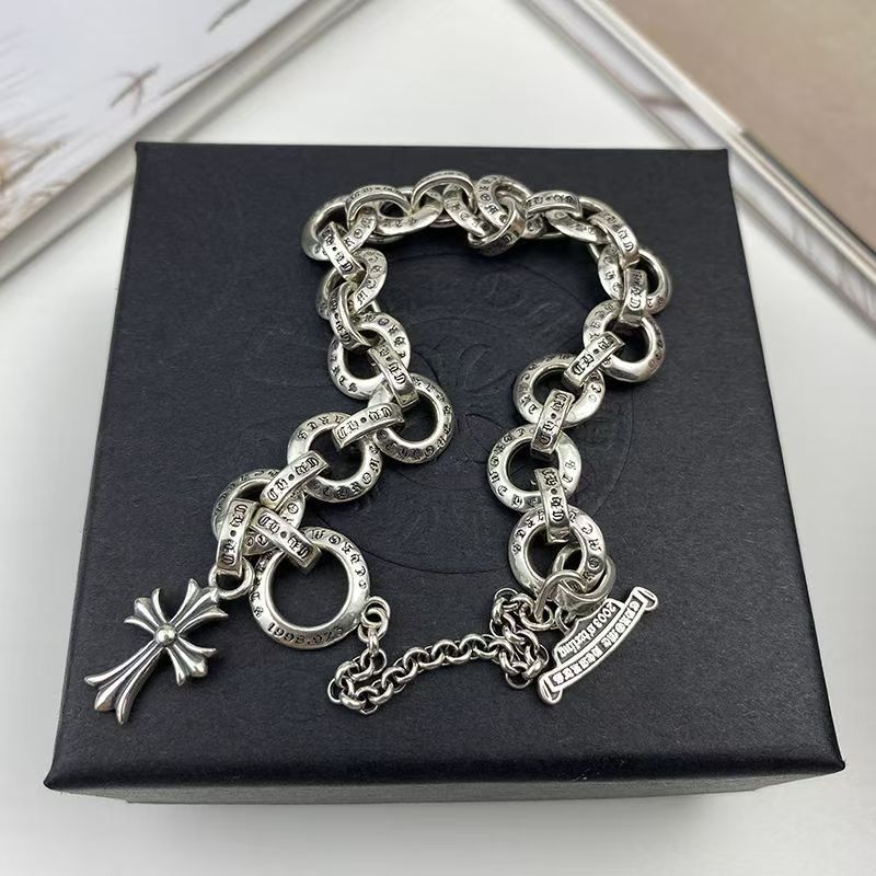 https://fulmo-img-server.com/wriststyle/a1c7eae5-29a4-454c-920f-7b09e1808ff5.jpg
