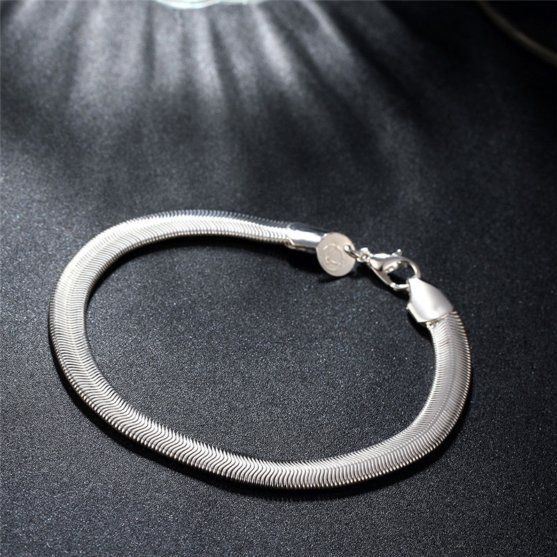 https://fulmo-img-server.com/wriststyle/a7fdb448-49bf-43d9-8520-ae84f62c9402.jpg