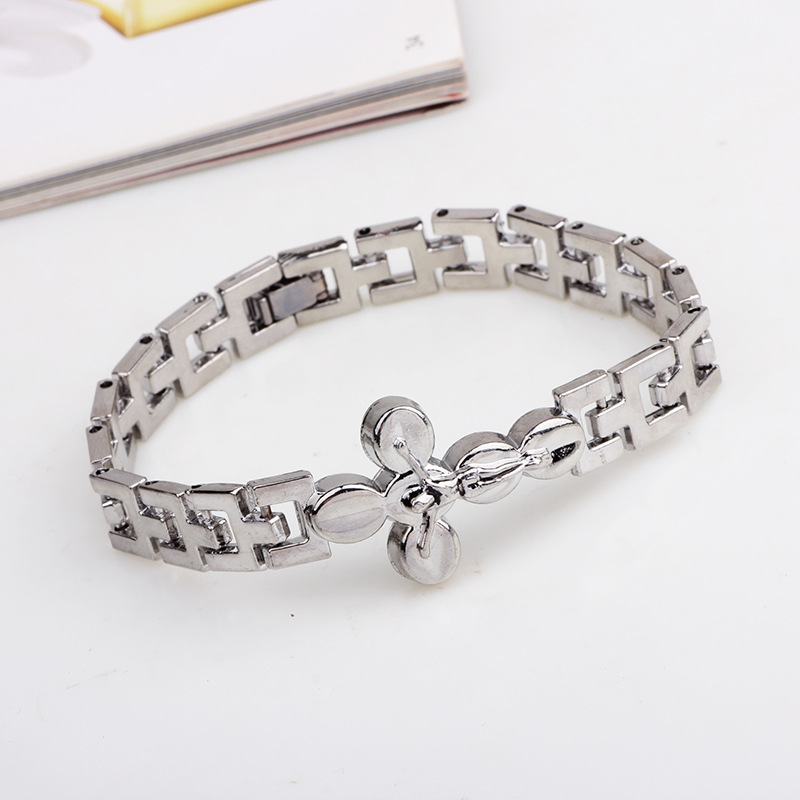 https://fulmo-img-server.com/wriststyle/a8382493-69f2-48ff-93a4-030a6a4f0649.jpg