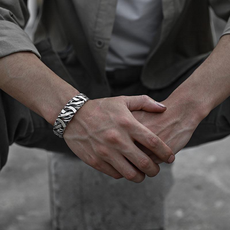 https://fulmo-img-server.com/wriststyle/adfaf48e-3f27-45f7-b933-729275ef4dfa.jpg