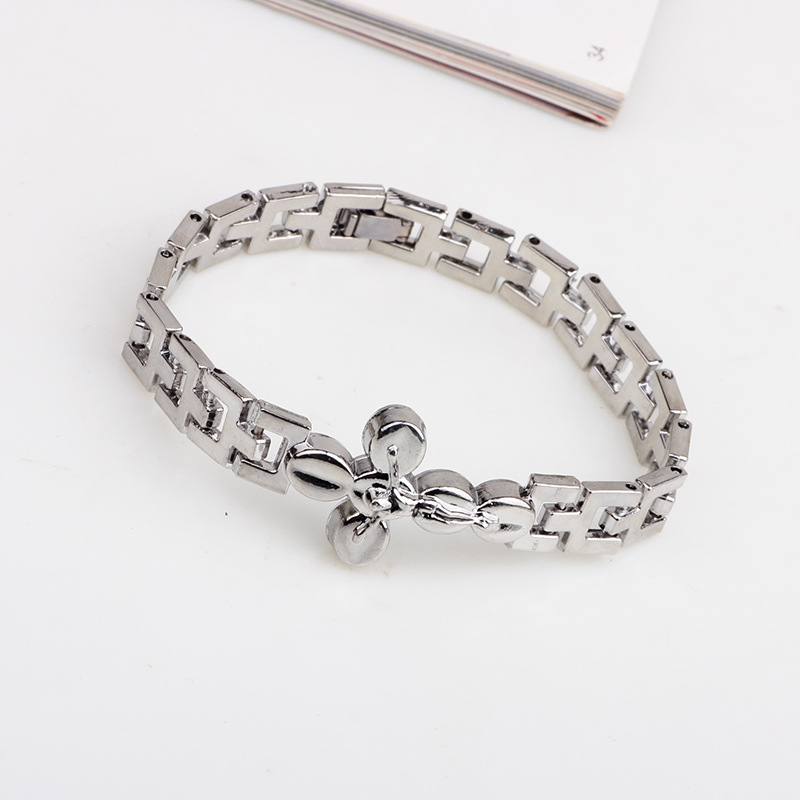 https://fulmo-img-server.com/wriststyle/bfbc3ba9-629a-4541-a858-0b558b252abd.jpg
