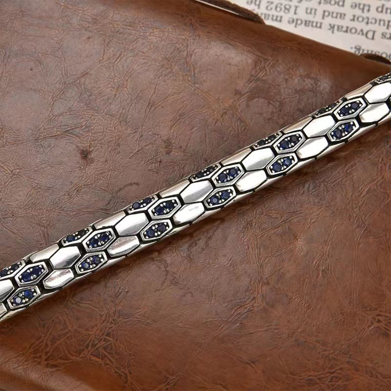 https://fulmo-img-server.com/wriststyle/cadfa7c7-f37d-4b31-9f1f-5f30d9919da8.jpg