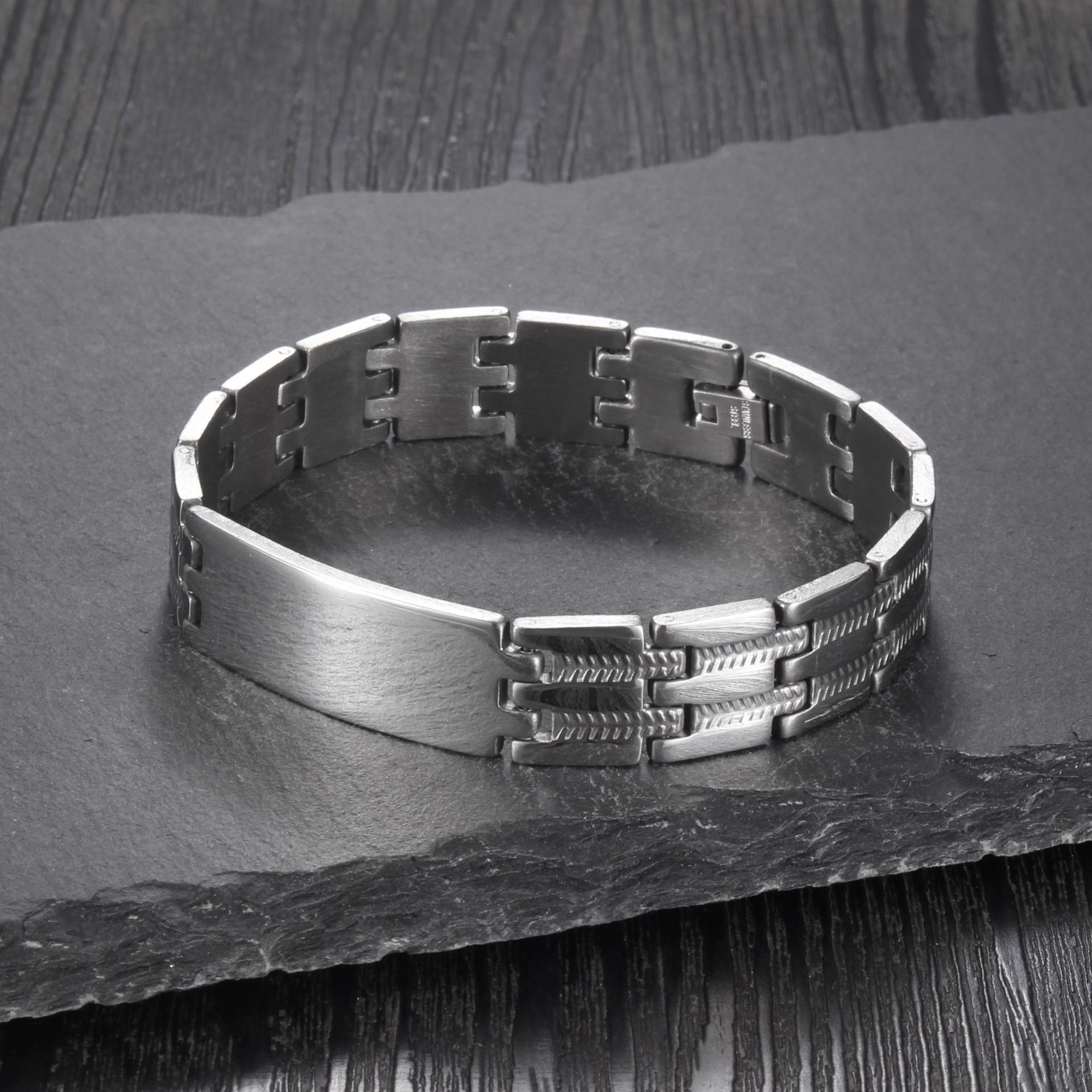 https://fulmo-img-server.com/wriststyle/d2e04301-5baa-4b66-9dc2-bee5e154eeea.jpg