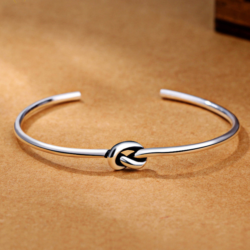 https://fulmo-img-server.com/wriststyle/dc4ef94c-f461-4324-b600-6f4a1da9f765.jpg