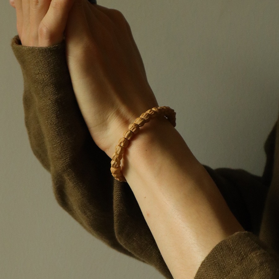 https://fulmo-img-server.com/wriststyle/e610069d-d14c-4187-b8c1-91d0235b66ef.jpg