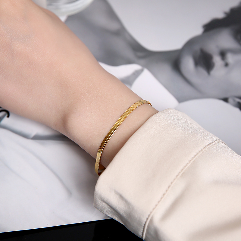 メンズブレスレット 高級感漂う細身チェーン調節可能ゴールドブレスレット