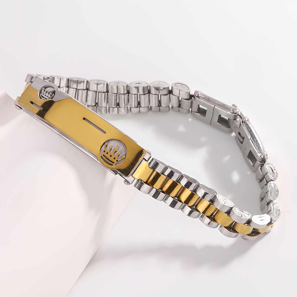 https://fulmo-img-server.com/wriststyle/f841f161-e75b-4502-ba94-d96c0db5535d.jpg