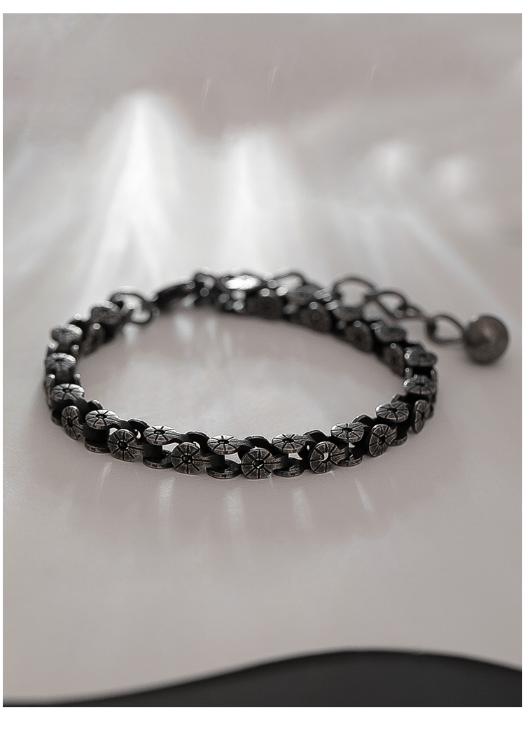 メンズブレスレット 重厚感ある彫刻模様チェーン連結シンプルブレスレット