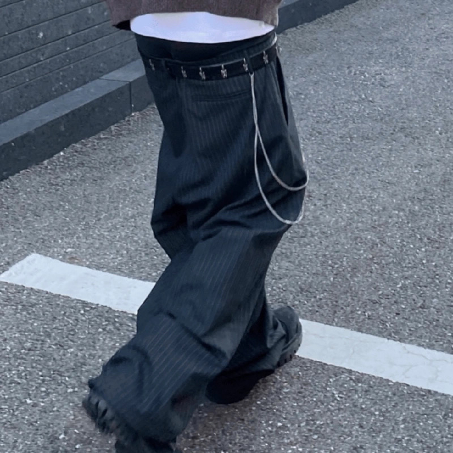 ワイドパンツ メンズ ストライプ柄チェーン付きワイドスラックス