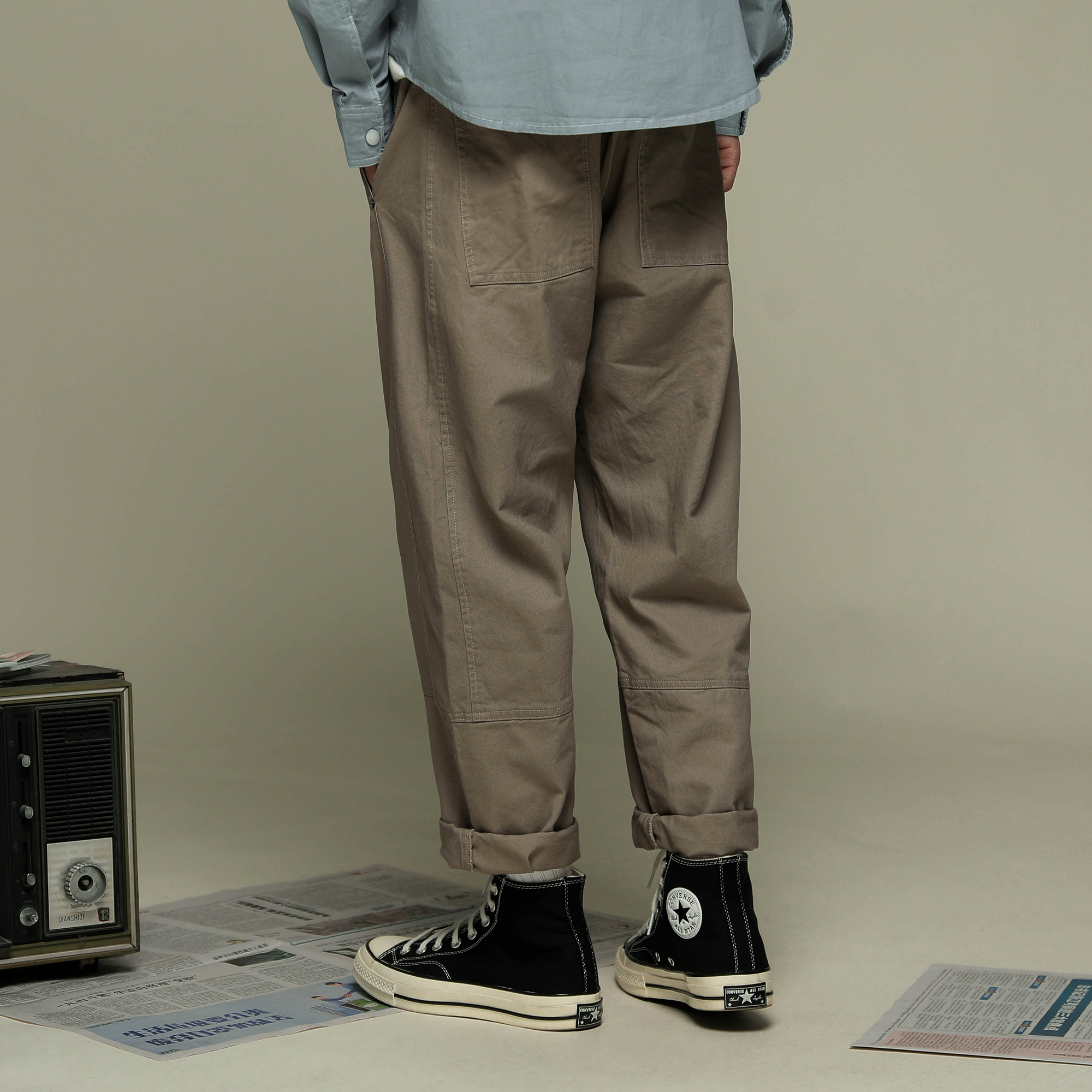 メンズワイドパンツ 裾ロールアップ仕様ゆったりシルエットスラックス