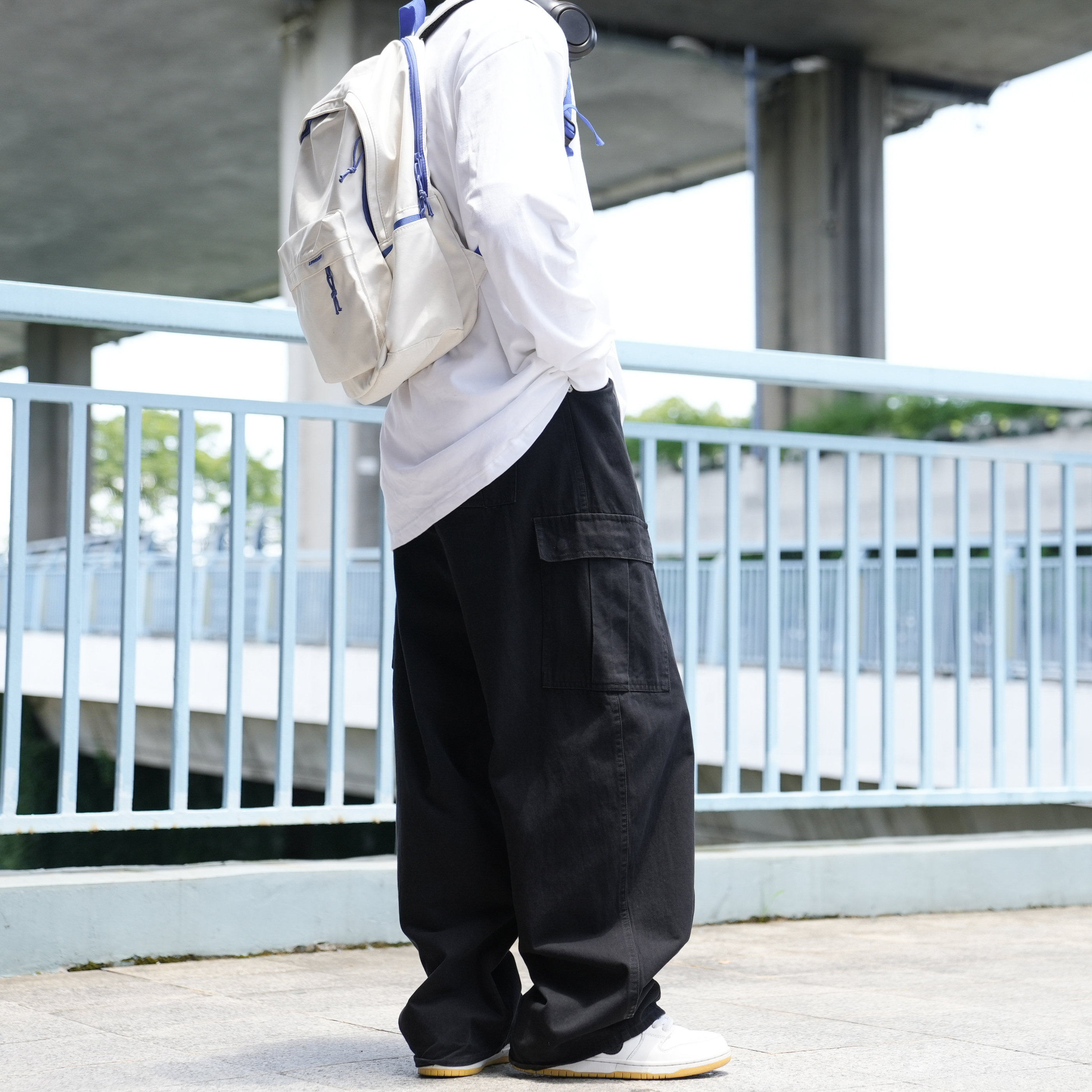 ワイドパンツ メンズ 大容量ポケット付き綿100%ワイドカーゴパンツ