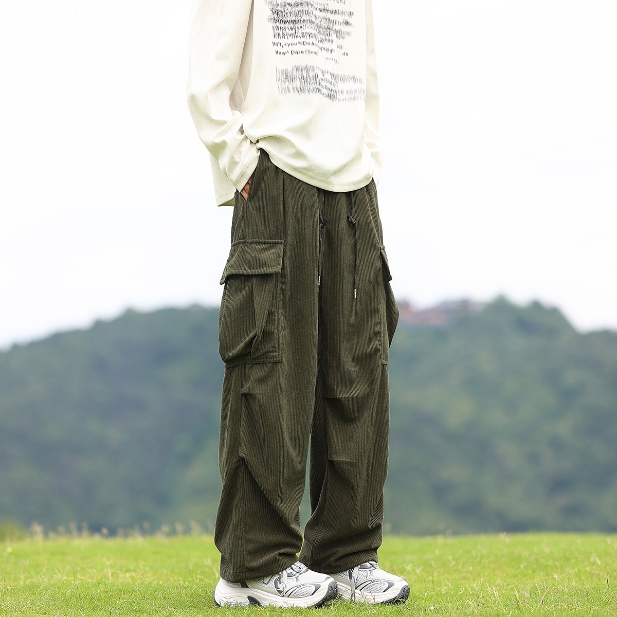 ワイドパンツ メンズ 灯芯絨ワイドカーゴパンツ メンズ大口袋デザイン束脚