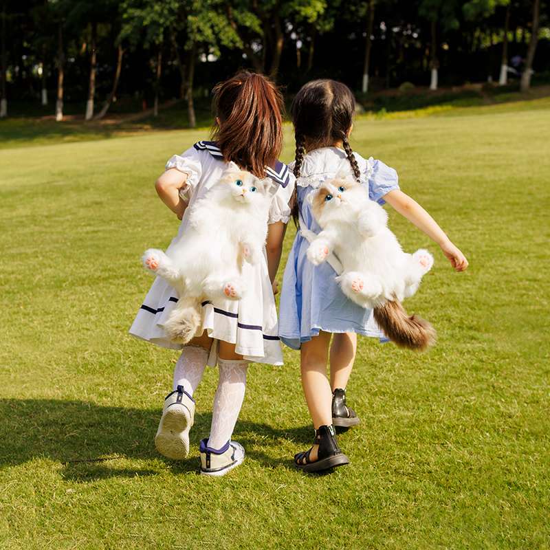 ふわもこ青目の子猫抱っこぬいぐるみ