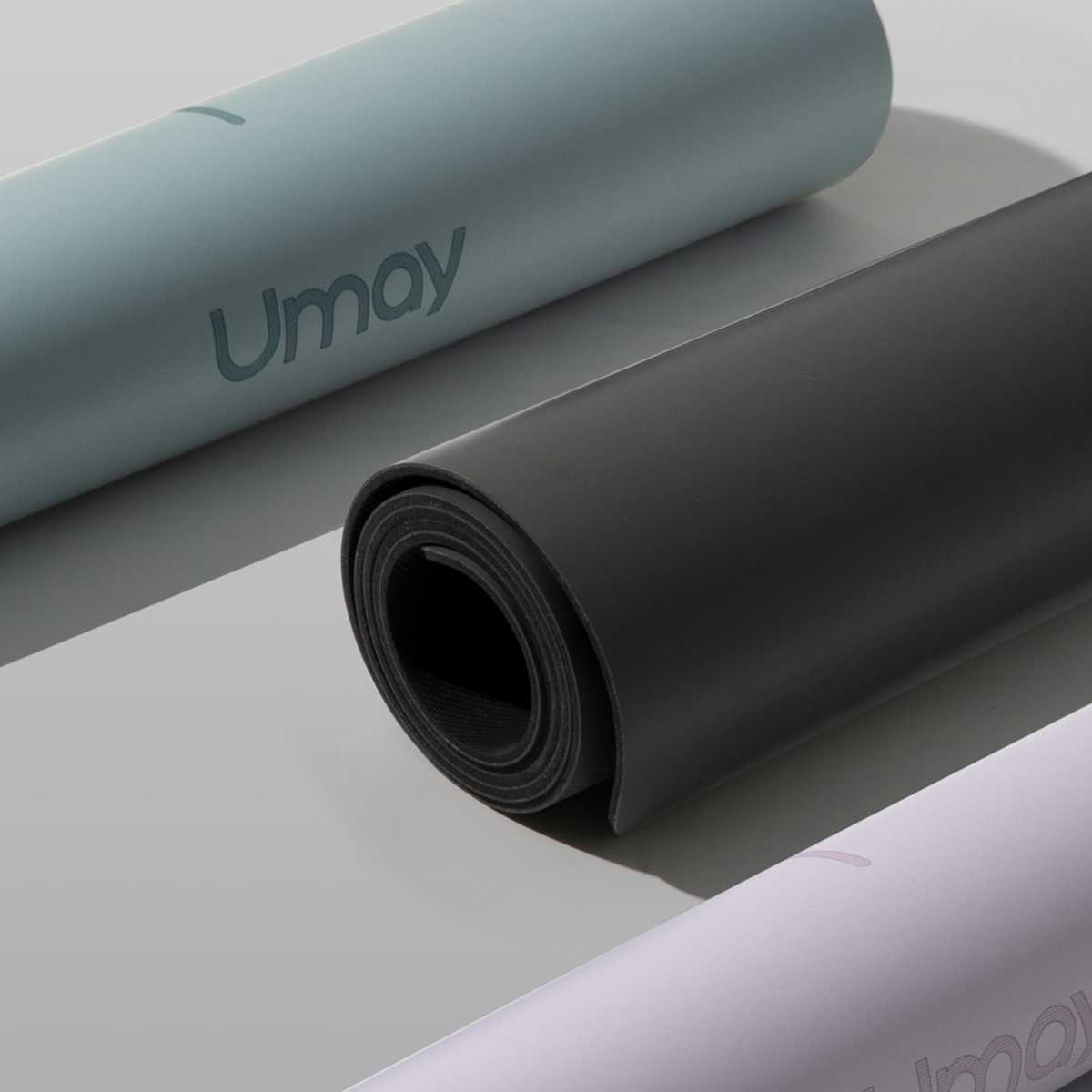 クールなブラックヨガマット!極上の運動体験を叶えるプロ仕様マット5選