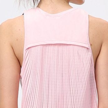 ヨガウェアタンクトップ 背面プリーツ切替えリラックスタンクトップ