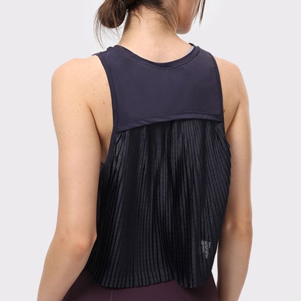 ヨガウェアタンクトップ 背面プリーツ切替えリラックスタンクトップ