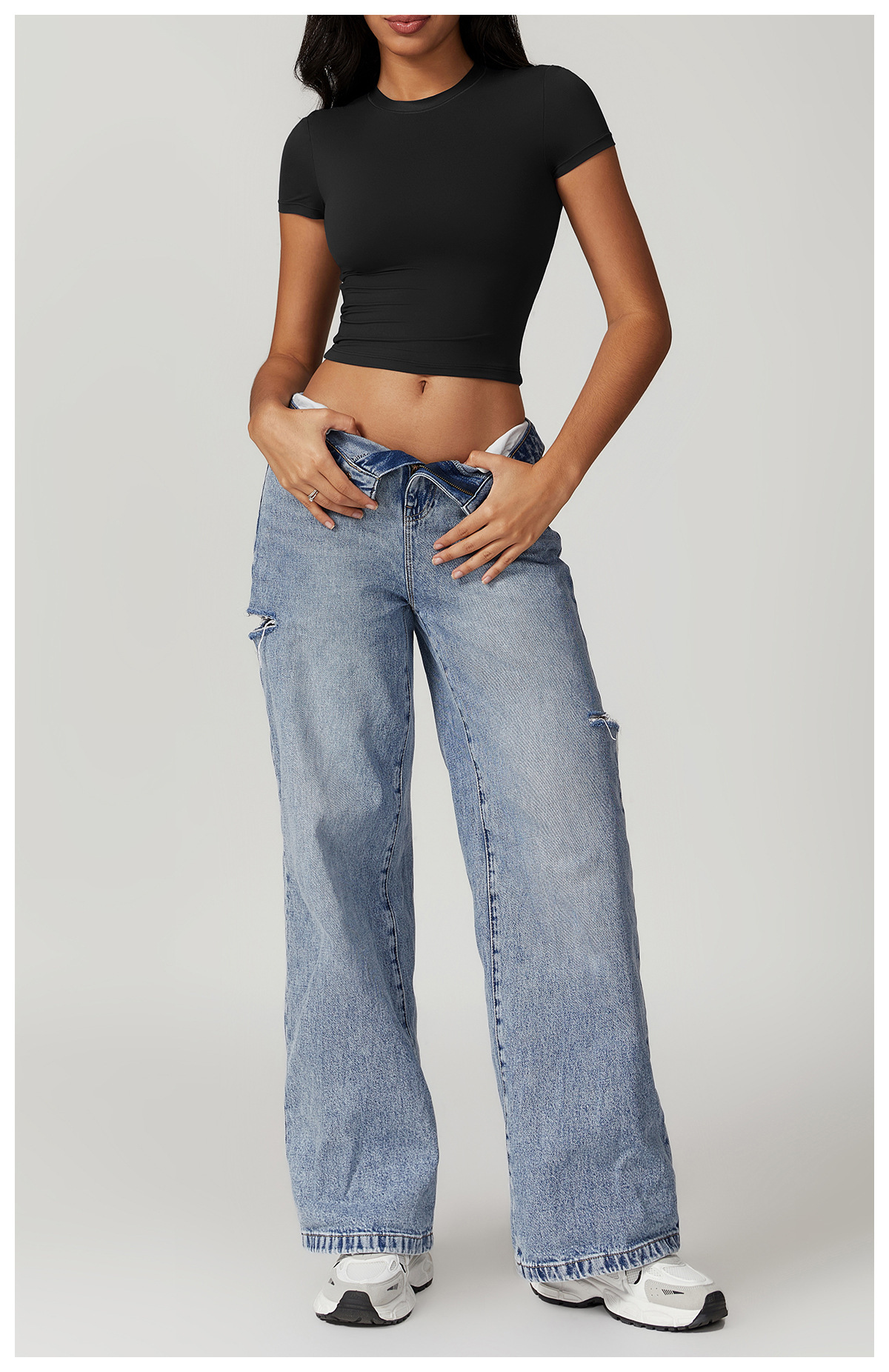 ヨガウェア 体にフィットする半袖クロップド丈トップス