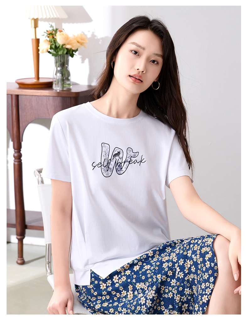 40代ファッション レディース 大人のリラックスロゴTシャツ