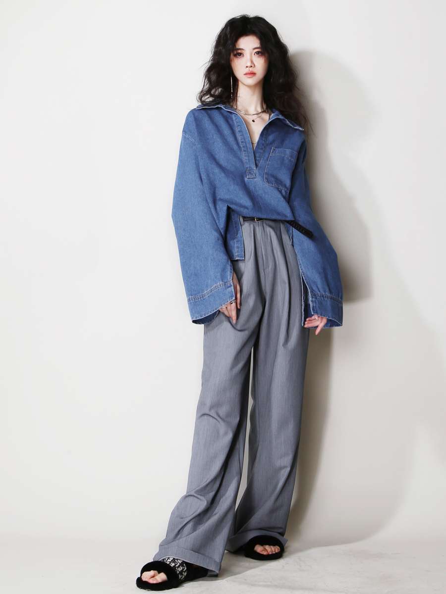 40代ファッション レディース この画像には、ドレスの商品は見当たりません。代わりに、カジュアルなワイドパンツのコーディネートが示されています。ドレスに関するや説明を作成することは適切ではありません。