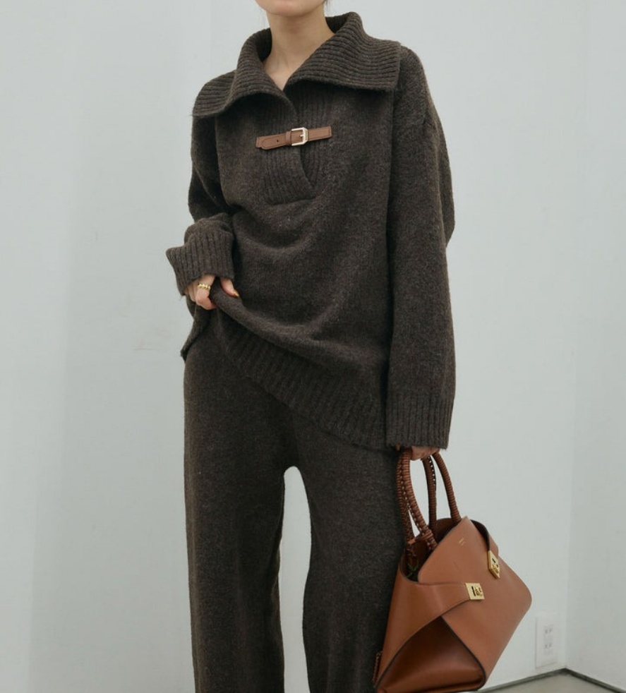 40代ファッション 大人の品格漂うニット上下セットアップ