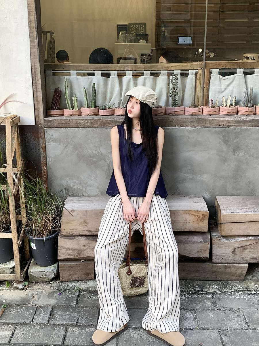 40代ファッション レディース この画像にはドレスが写っていないため、40代向けのドレスのや説明を作成することは適切ではありません。