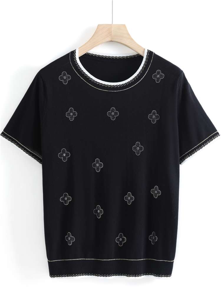 40代ファッション レディース この画像はドレスではなく、カジュアルなTシャツやトップスを紹介しているようです。そのため、ご要望のドレスに関するや説明を作成することは適切ではありません。