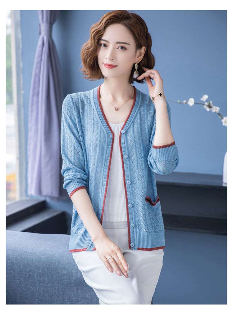 40代ファッション レディース この画像はドレスではなく、カーディガンを主に写したものです。そのため、ご指定のフォーマットでドレスについてのや説明を作成することは適切ではありません。