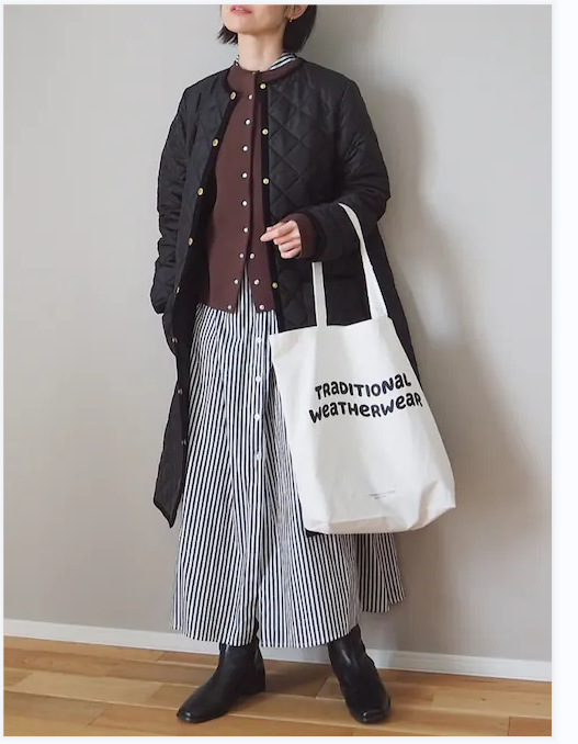 40代ファッション キルティング中綿ロングコート 体型カバー 防寒