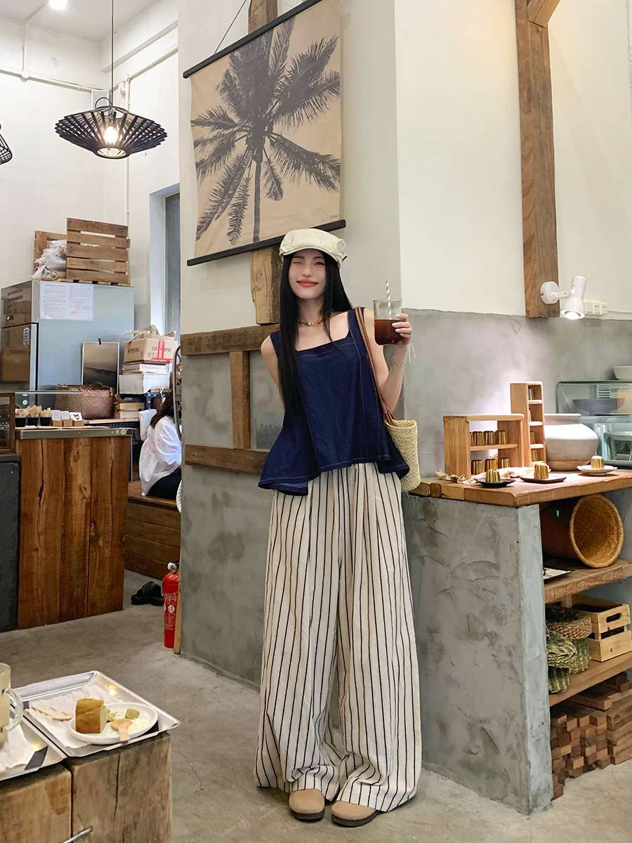 40代ファッション レディース この画像にはドレスが写っていないため、40代向けのドレスのや説明を作成することは適切ではありません。