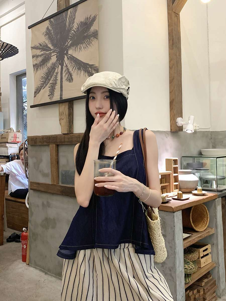 40代ファッション レディース この画像にはドレスが写っていないため、40代向けのドレスのや説明を作成することは適切ではありません。
