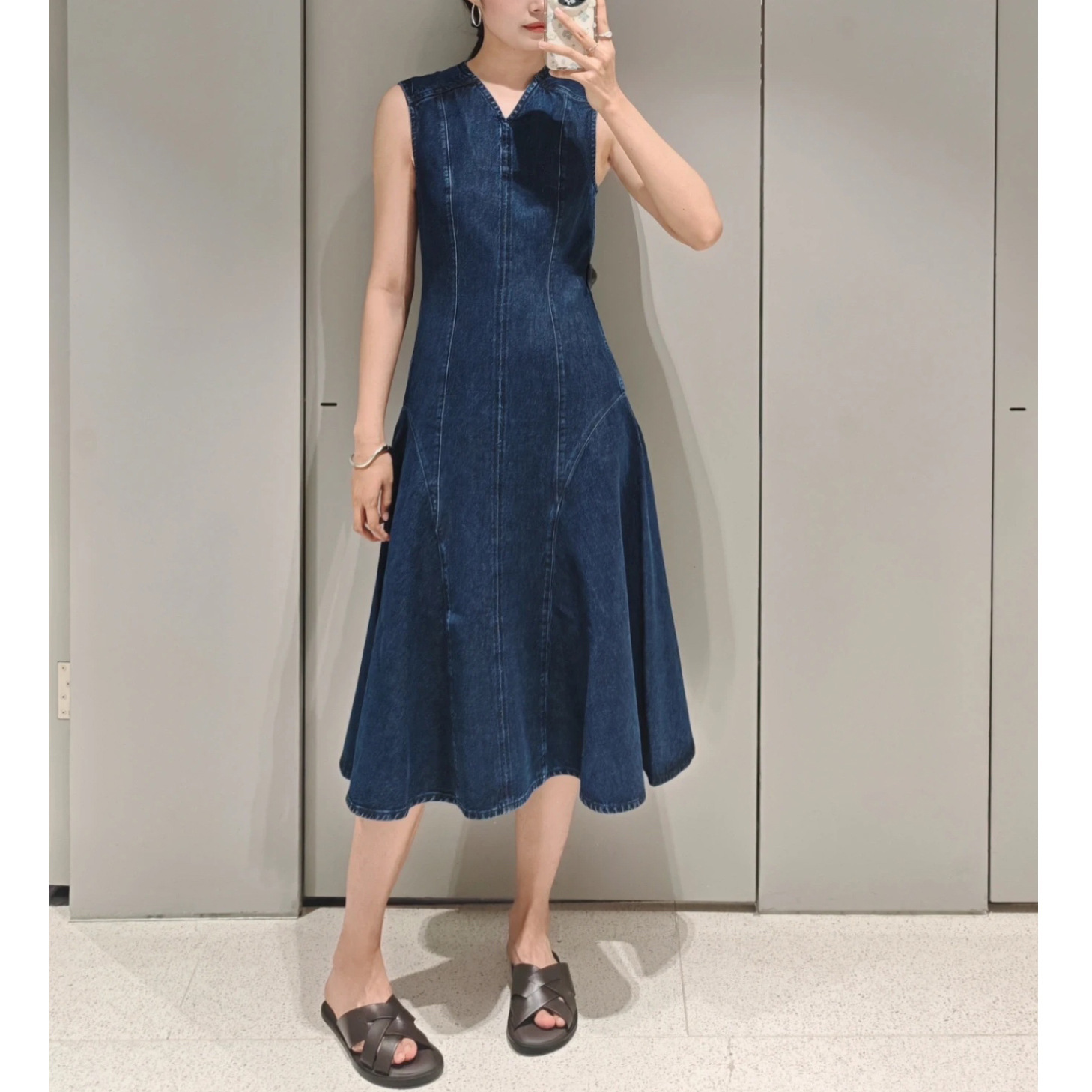40代ファッション デニム調フレアノースリーブワンピース