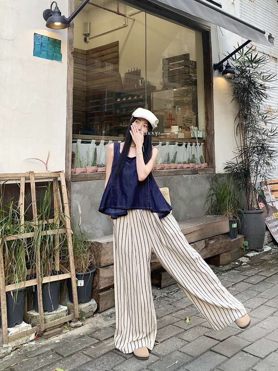 40代ファッション レディース この画像にはドレスが写っていないため、40代向けのドレスのや説明を作成することは適切ではありません。