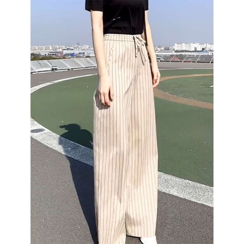 40代ファッション レディース この画像はドレスではなく、パンツスタイルのアイテムを示しています。したがって、ご要望のドレスのと説明を作成することはできません。