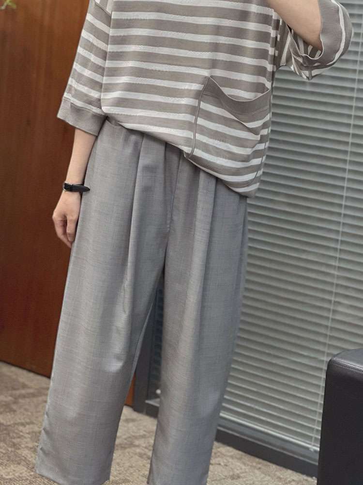 40代ファッション レディース これらの画像はドレスではなく、カジュアルな上下セパレートのコーディネートを示しています。ドレスのや説明を作成することは適切ではありません。