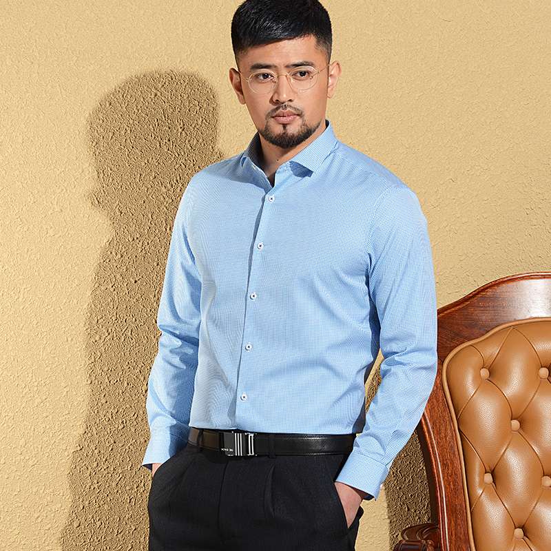 40代ファッション レディース この画像はドレスではなく、メンズのビジネスシャツを紹介しているものです。したがって、ご要望のドレスに関するや説明を作成することは適切ではありません。