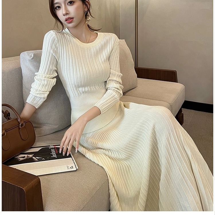 40代ファッション 上品リブニットとプリーツロングスカートセット