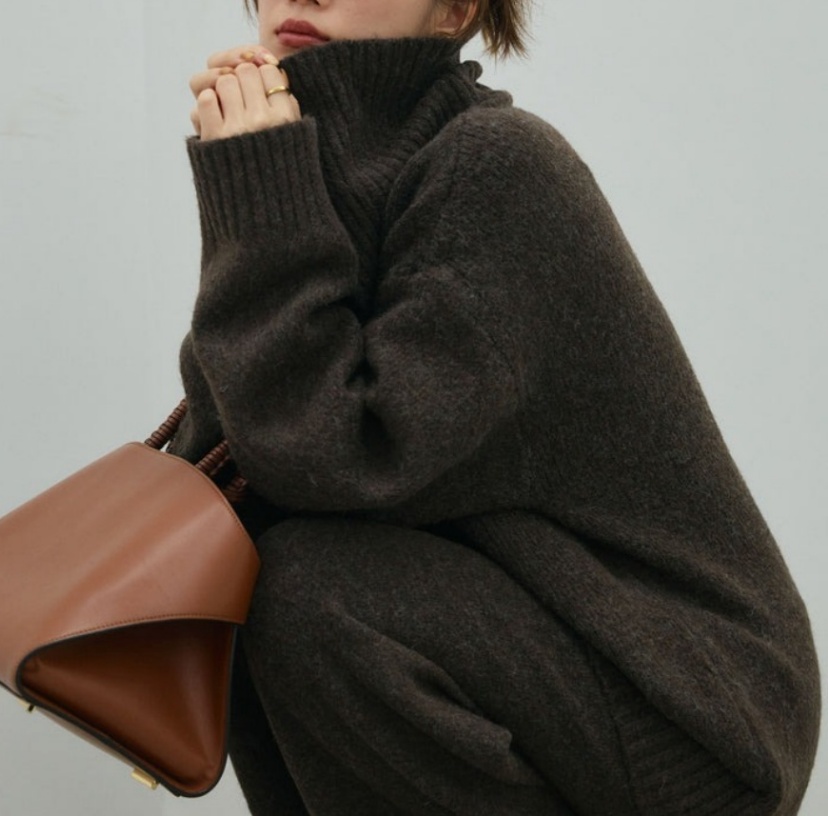 40代ファッション 大人の品格漂うニット上下セットアップ