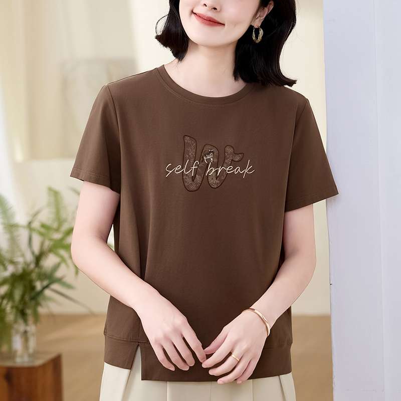40代ファッション レディース 大人のリラックスロゴTシャツ