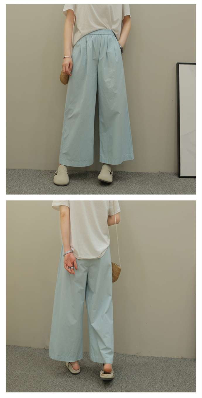 40代ファッション レディース この画像はドレスではなく、カジュアルなパンツとトップスのセットアップを示しています。したがって、ご要望のドレスに関すると説明を作成することは適切ではありません。