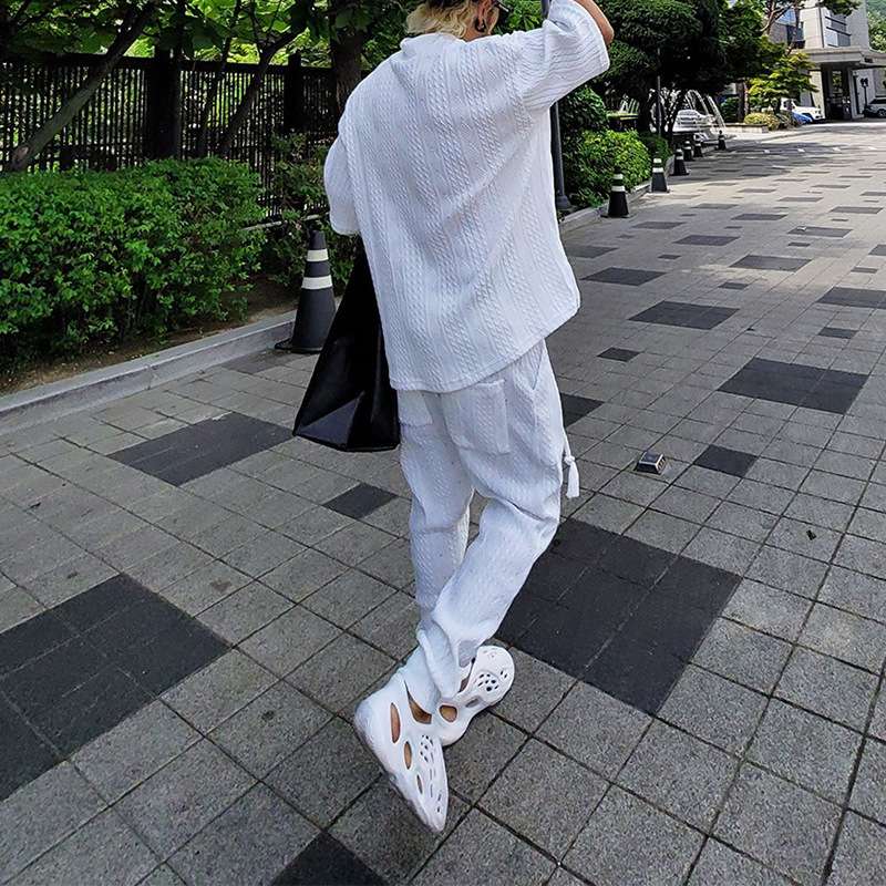 40代ファッション レディース この画像には典型的なドレスは写っていないため、ドレスのや説明を作成するのは適切ではありません。