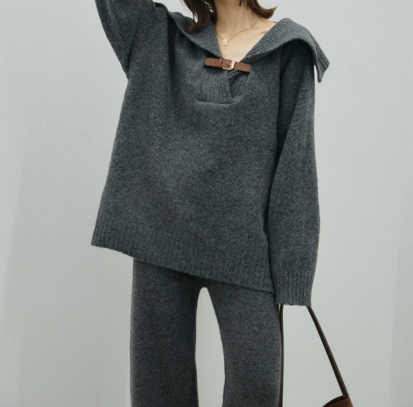 40代ファッション 大人の品格漂うニット上下セットアップ