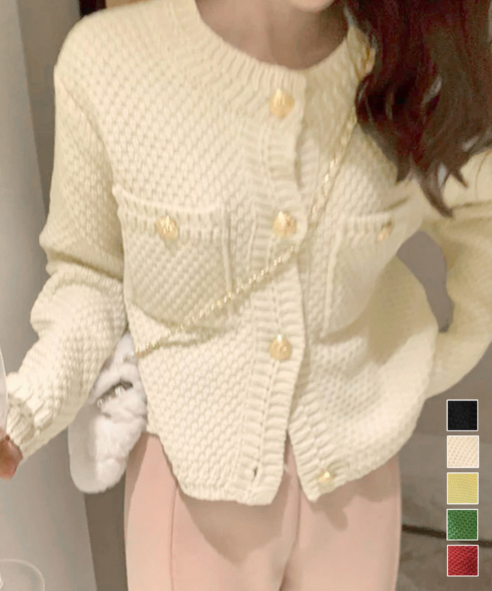 40代ファッション 金ボタン立体編みニットカーディガン