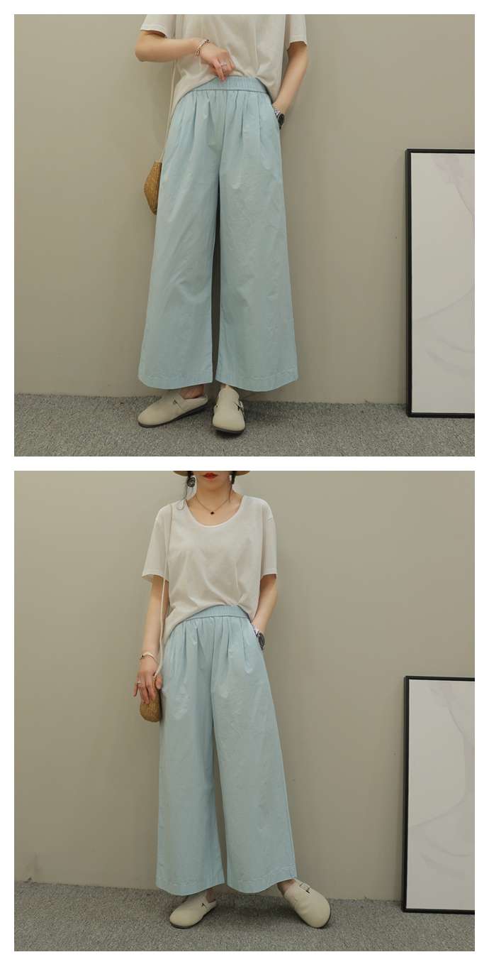 40代ファッション レディース この画像はドレスではなく、カジュアルなパンツとトップスのセットアップを示しています。したがって、ご要望のドレスに関すると説明を作成することは適切ではありません。