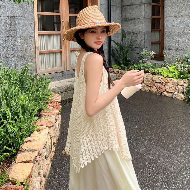 40代ファッション レディース これらの画像にはスカートが写っていませんが、ワンピースドレスが主な被写体となっています。そのため、ご要望のスカートに関すると説明を作成することは適切ではありません。