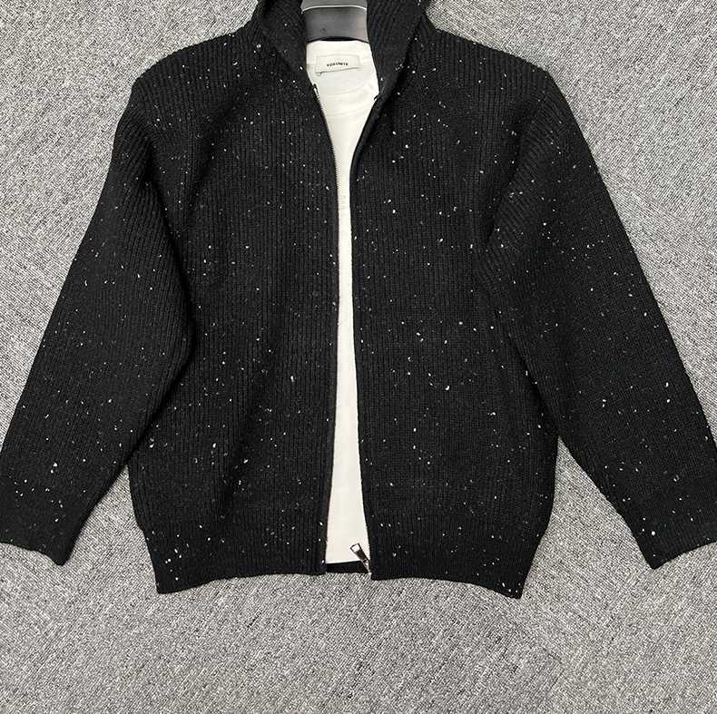 黒のジップパーカーコーデで叶える洗練スタイル！モードな着こなしが完成するおすすめ5選