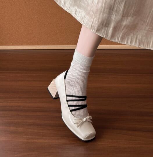 【上品ガーリー】リボン付きスクエア厚底パンプス（5cm・合皮）