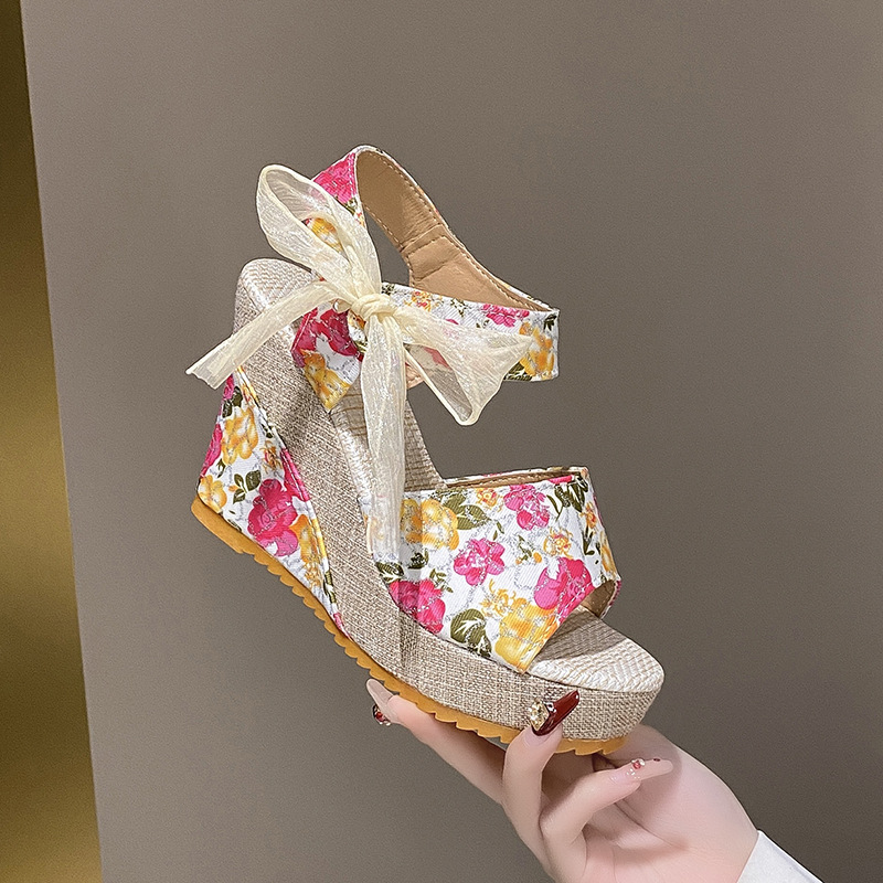 厚底商品 花柄リボン付き厚底サンダル