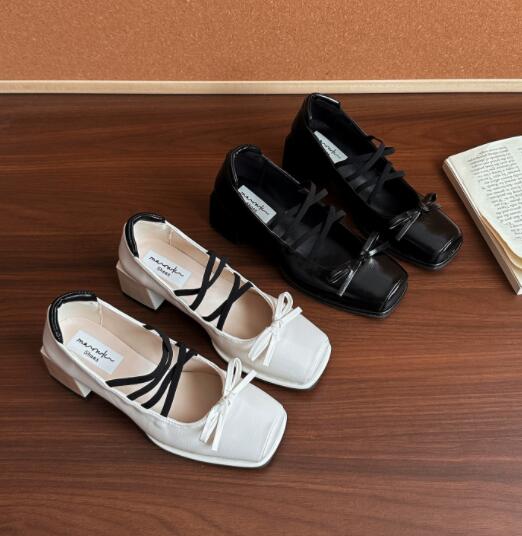 【上品ガーリー】リボン付きスクエア厚底パンプス（5cm・合皮）