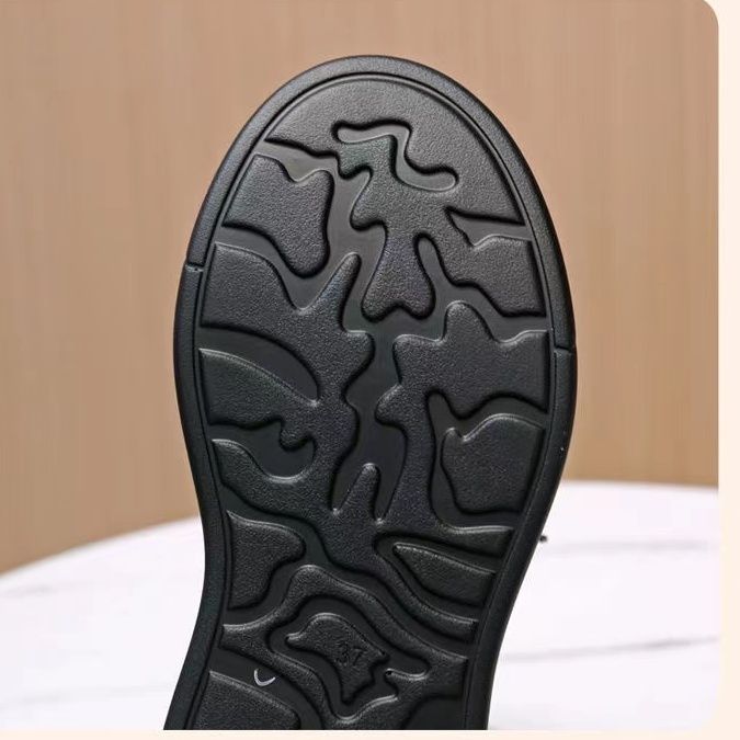 厚底 都会的モダン厚底シューズ
